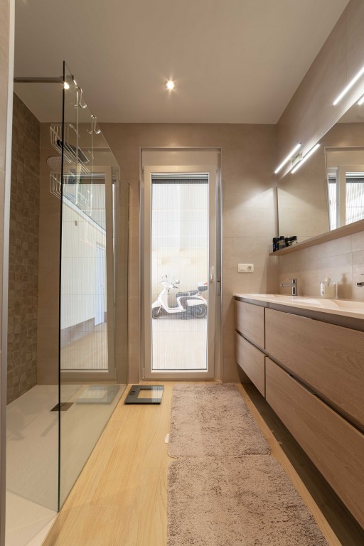 Master bedroom in villa for sale in Torrevieja