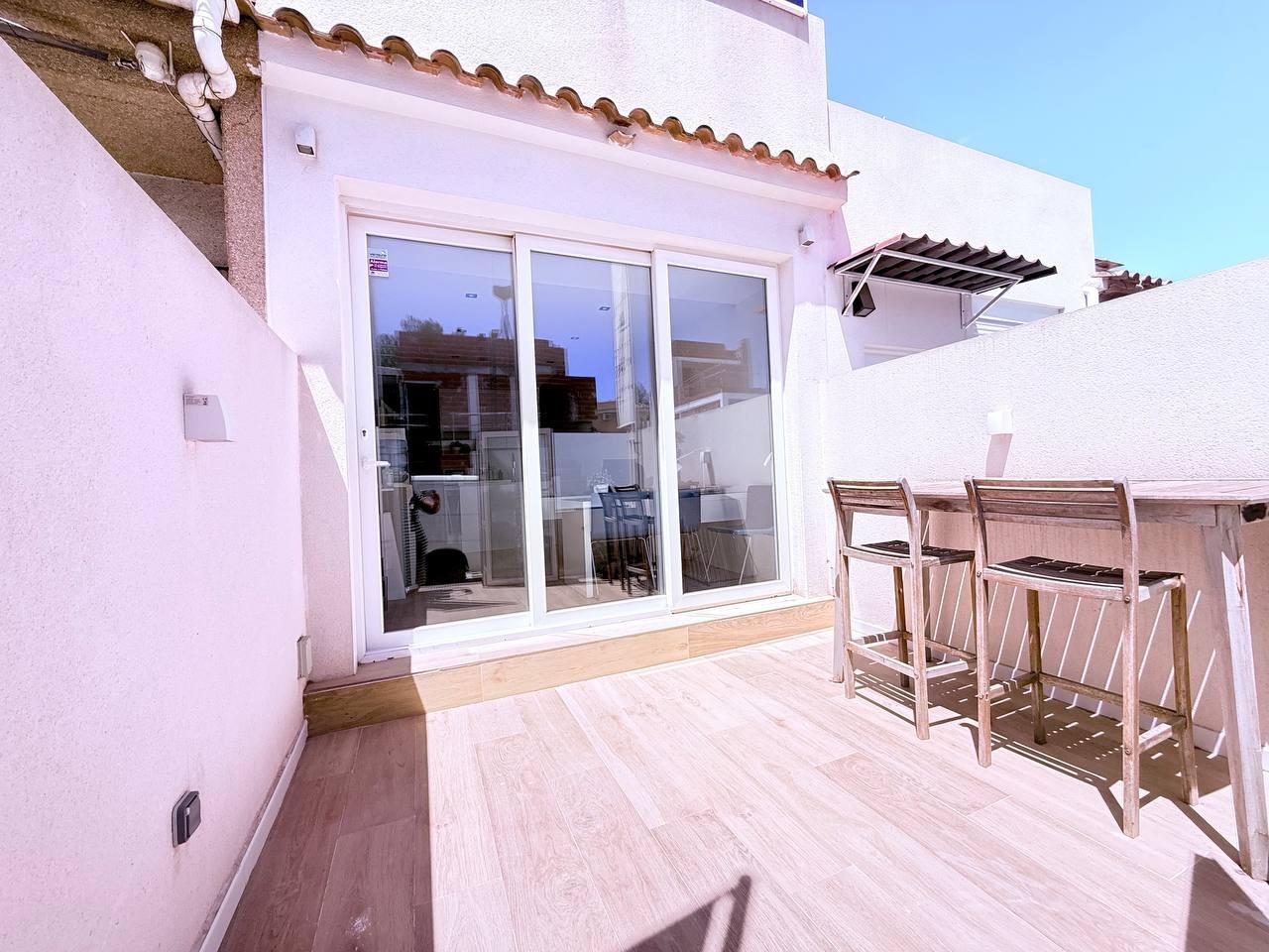 Bedrooms: 3, Bathrooms: 2, Town House in Orihuela Costa, Alicante, Spain