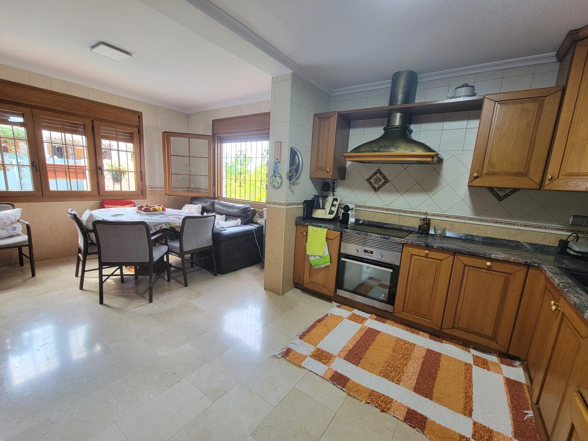 Terrace in villa for sale in Torrevieja