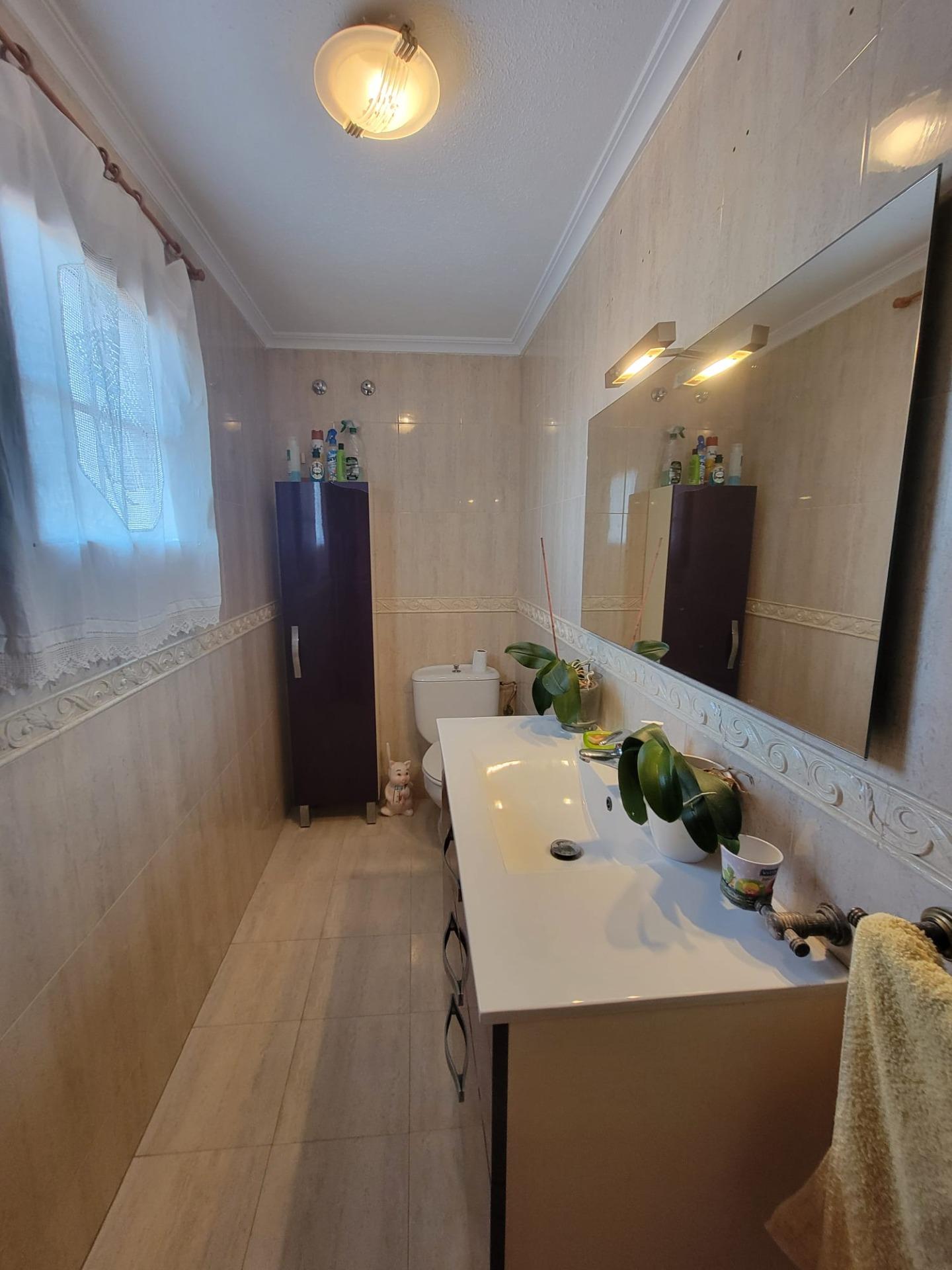Master bedroom in villa for sale in Torrevieja