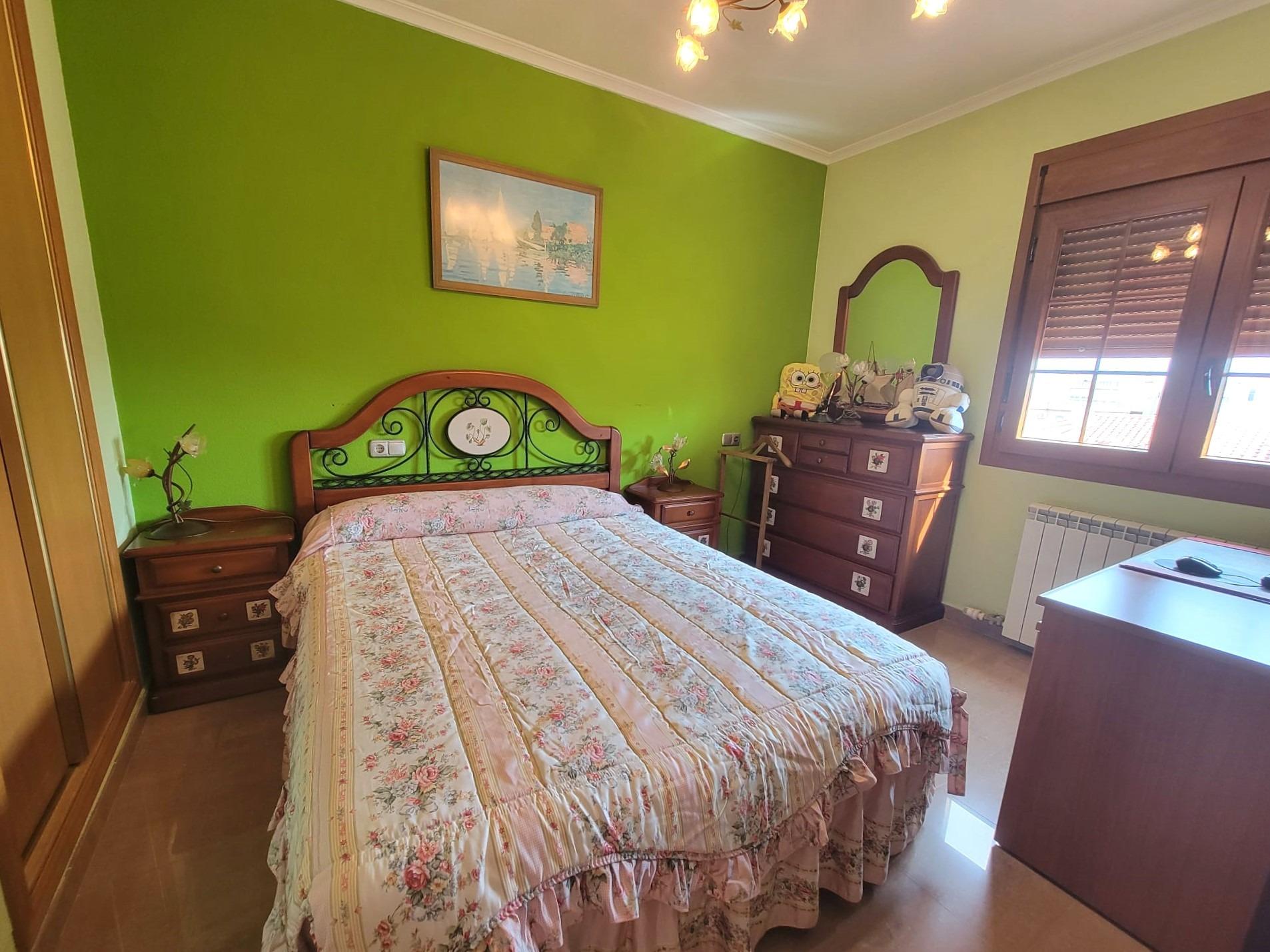 Bedroom in villa for sale in Torrevieja