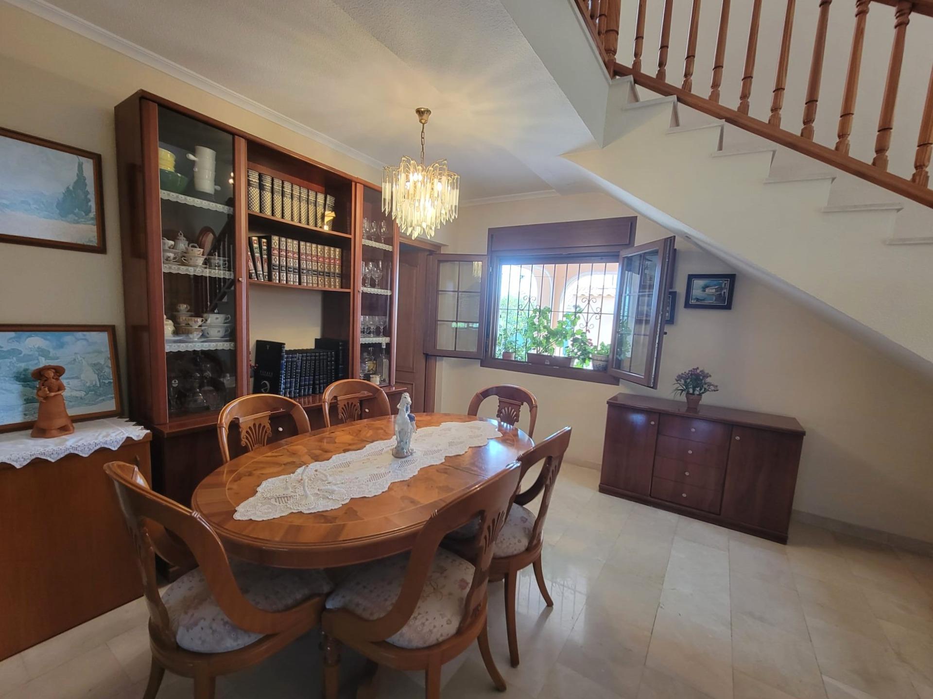 Dining area in villa for sale in Torrevieja