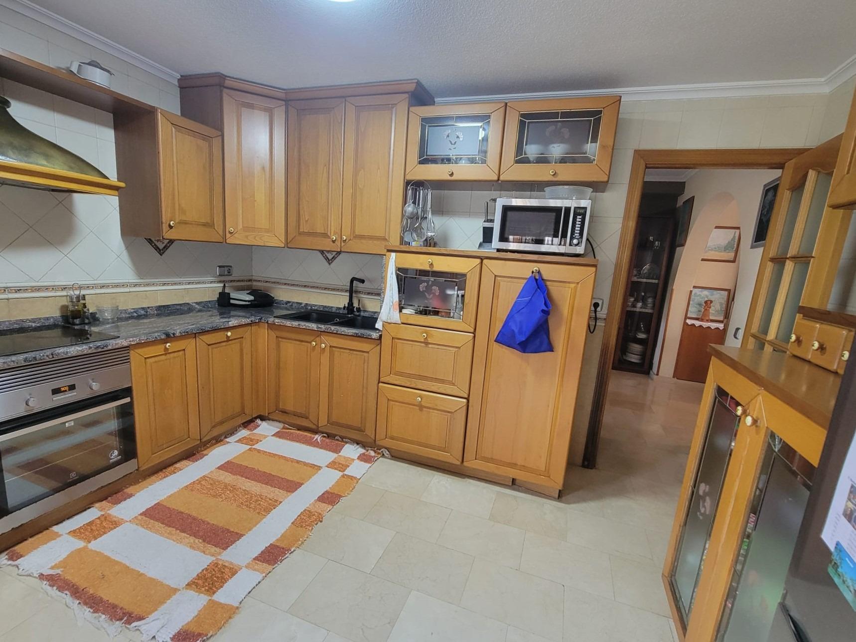 Bedroom in villa for sale in Torrevieja