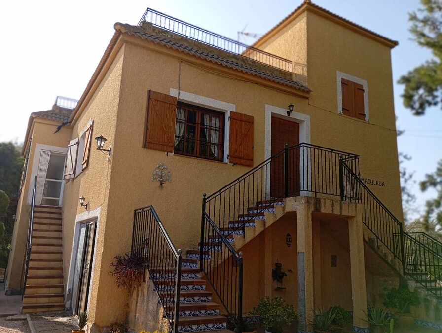 Terrace in villa for sale in Daya Nueva