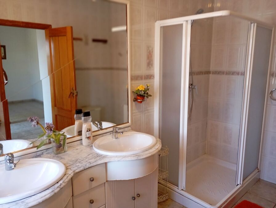 Terrace in villa for sale in Daya Nueva