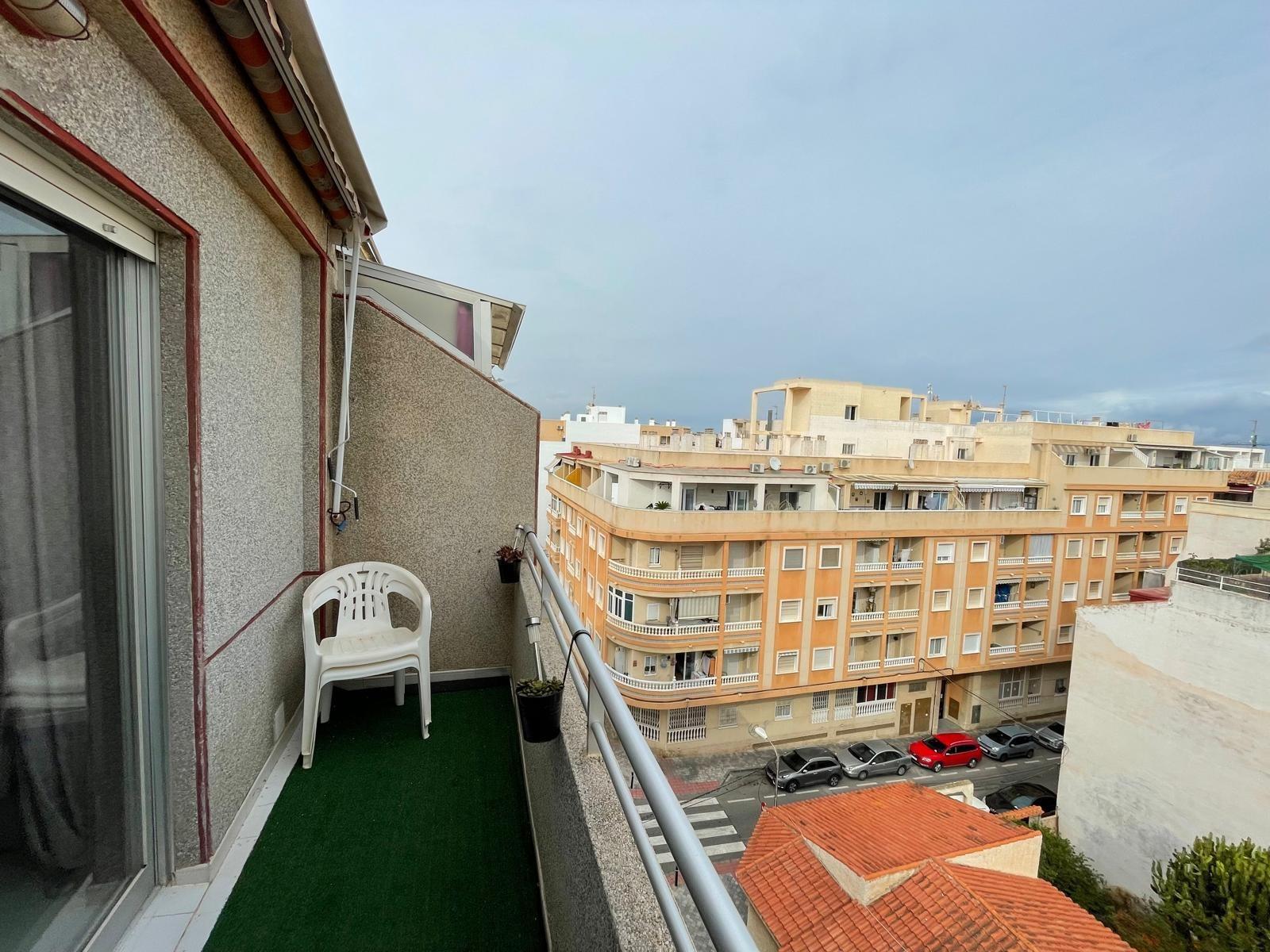 For sale, this penthouse located just 600 meters from the beaches of Los Locos, Playa del Cura and c