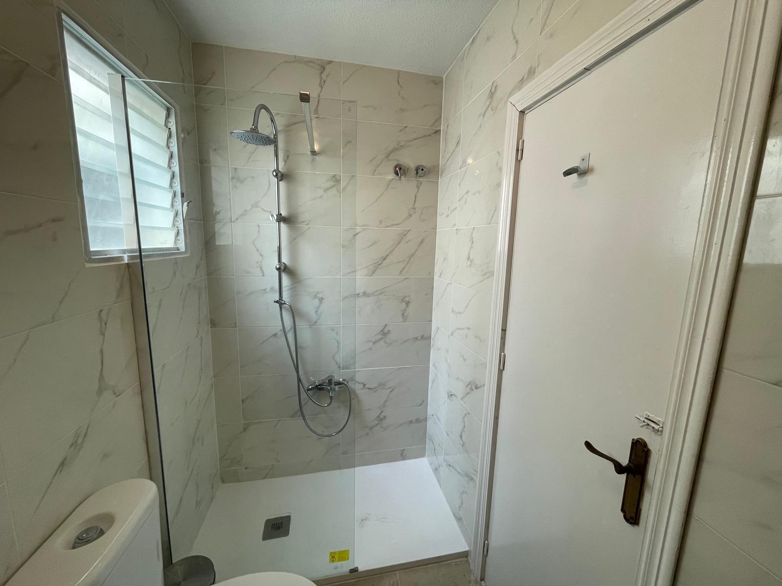 Bathroom in penthouse for sale in Torrevieja