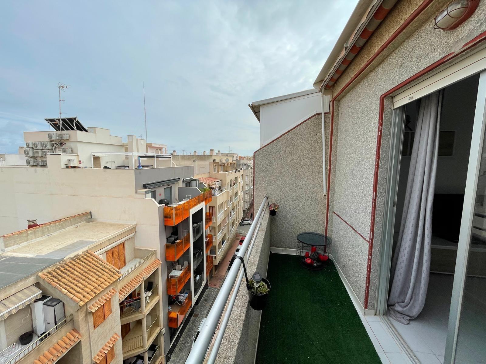 For sale, this penthouse located just 600 meters from the beaches of Los Locos, Playa del Cura and c