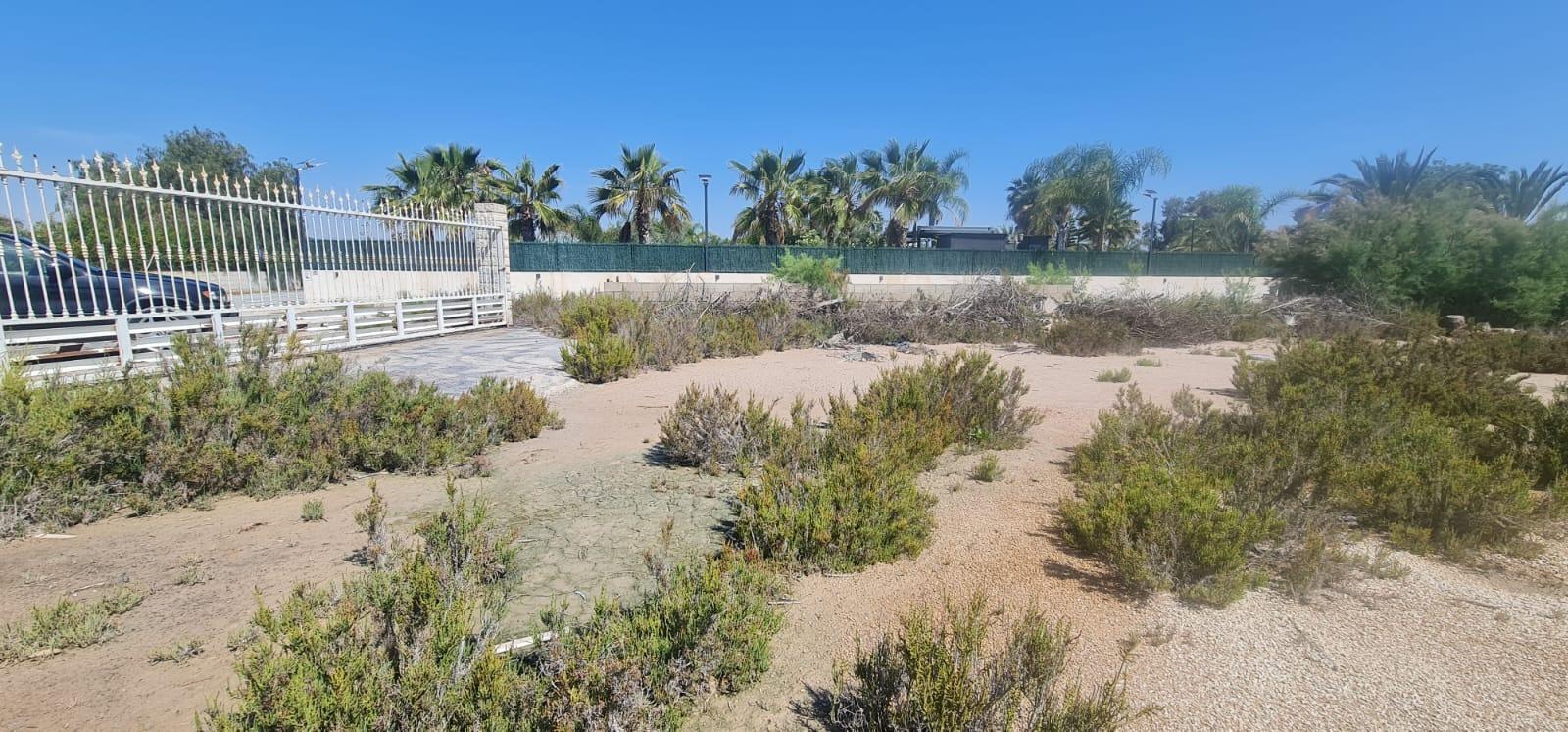 PLOT OF 17000M2 between the Marina and La Hoya PROPERTY: For sale a plot of 17000m2 between La Marin