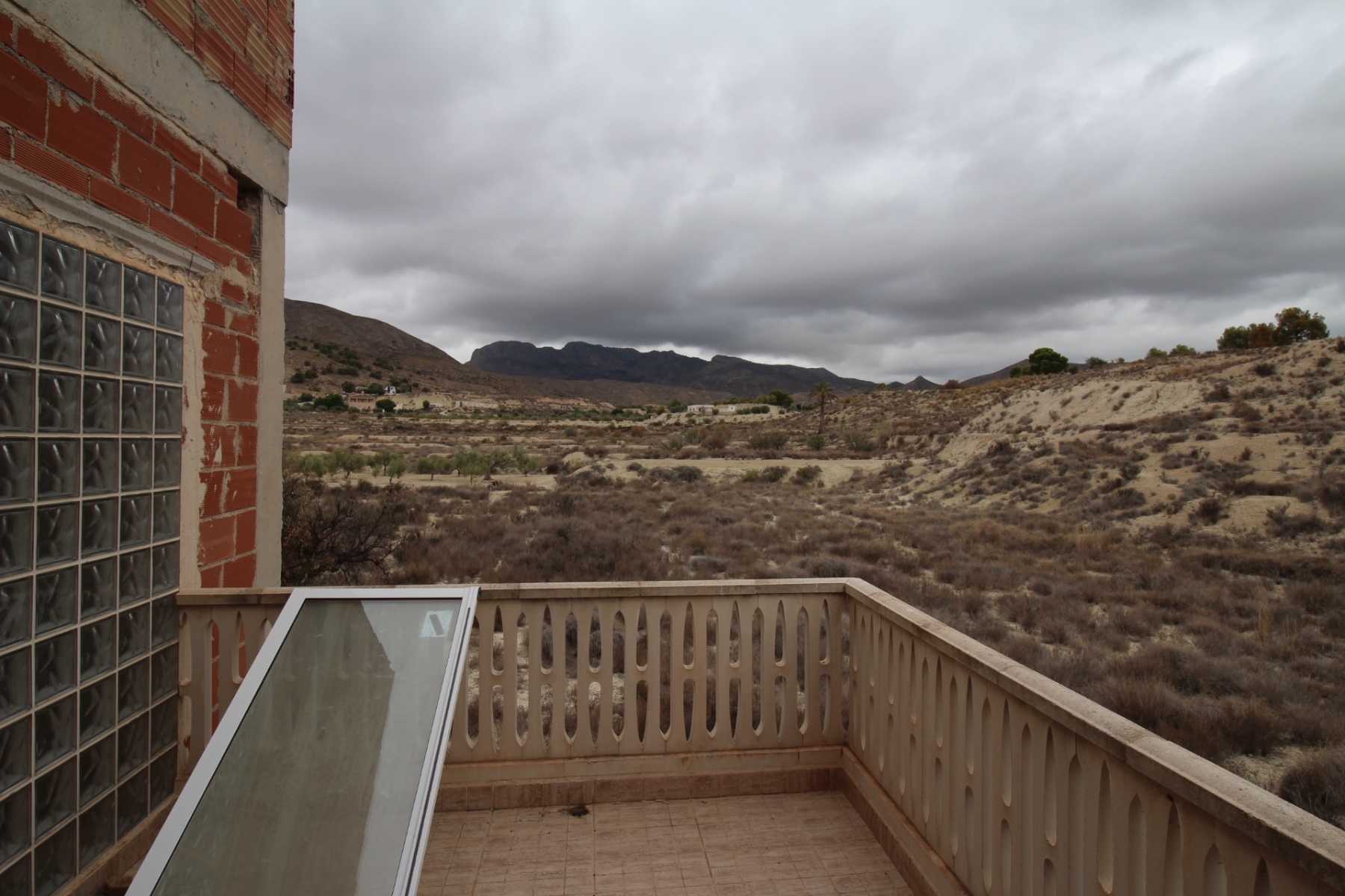 Master bedroom in villa for sale in Fortuna