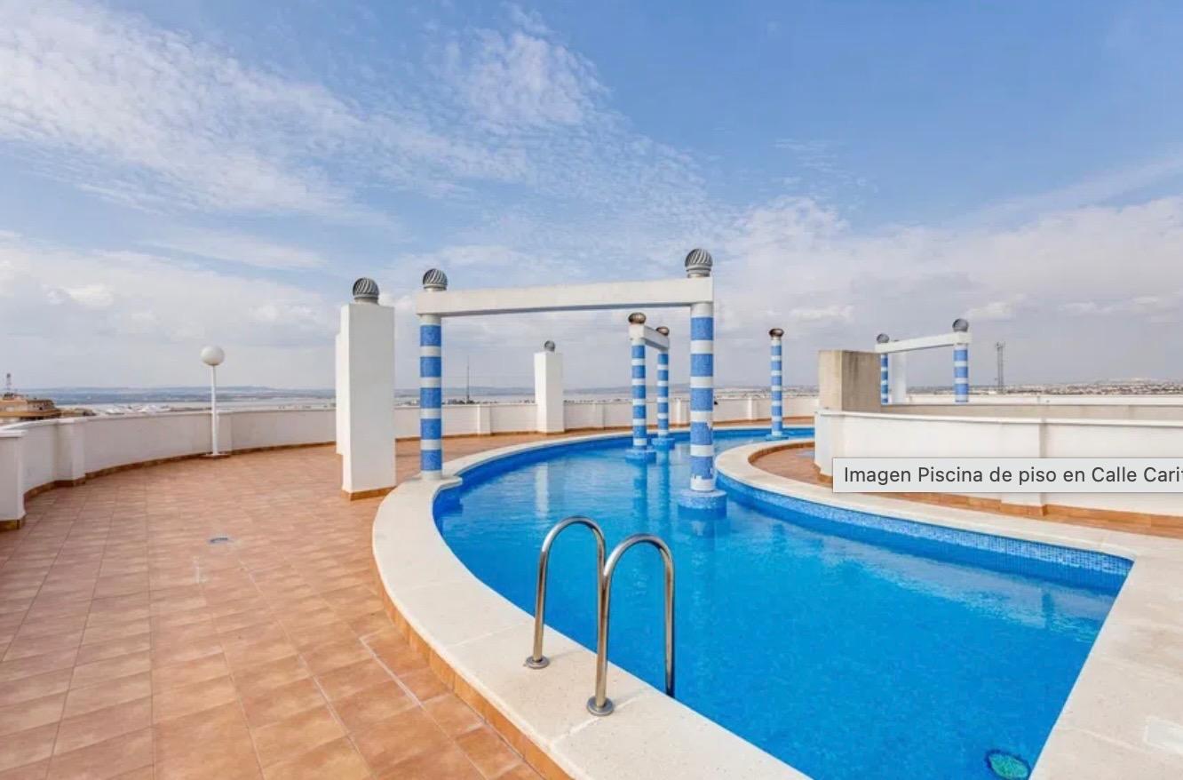 We present this charming two-bedroom apartment, located in the coveted Parque Acuático area in Torre