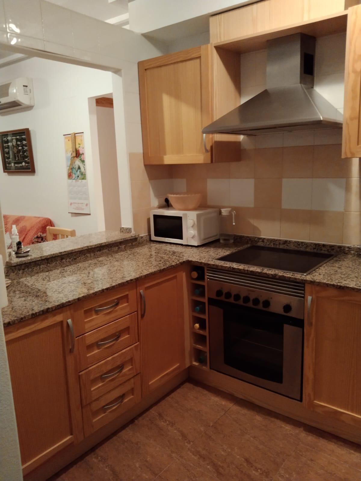 We present this charming two-bedroom apartment, located in the coveted Parque Acuático area in Torre