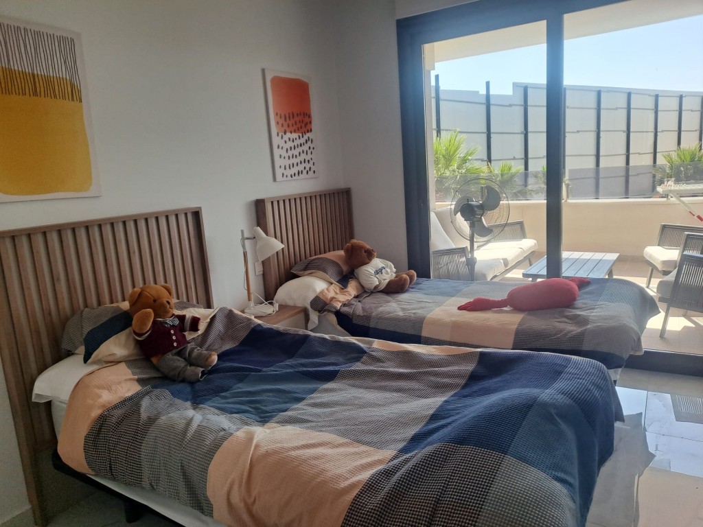 Master bedroom in apartment for sale in Playa Flamenca