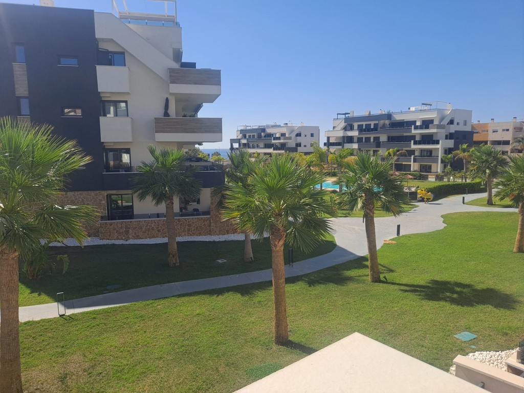 Master bedroom in apartment for sale in Playa Flamenca