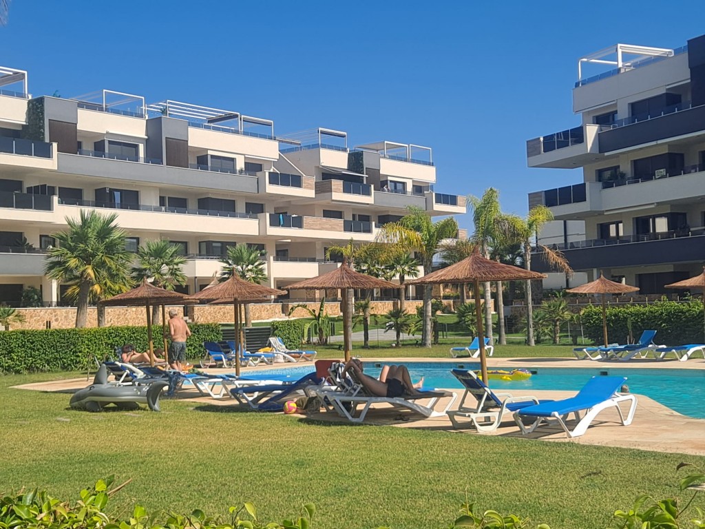 Bedroom in apartment for sale in Playa Flamenca