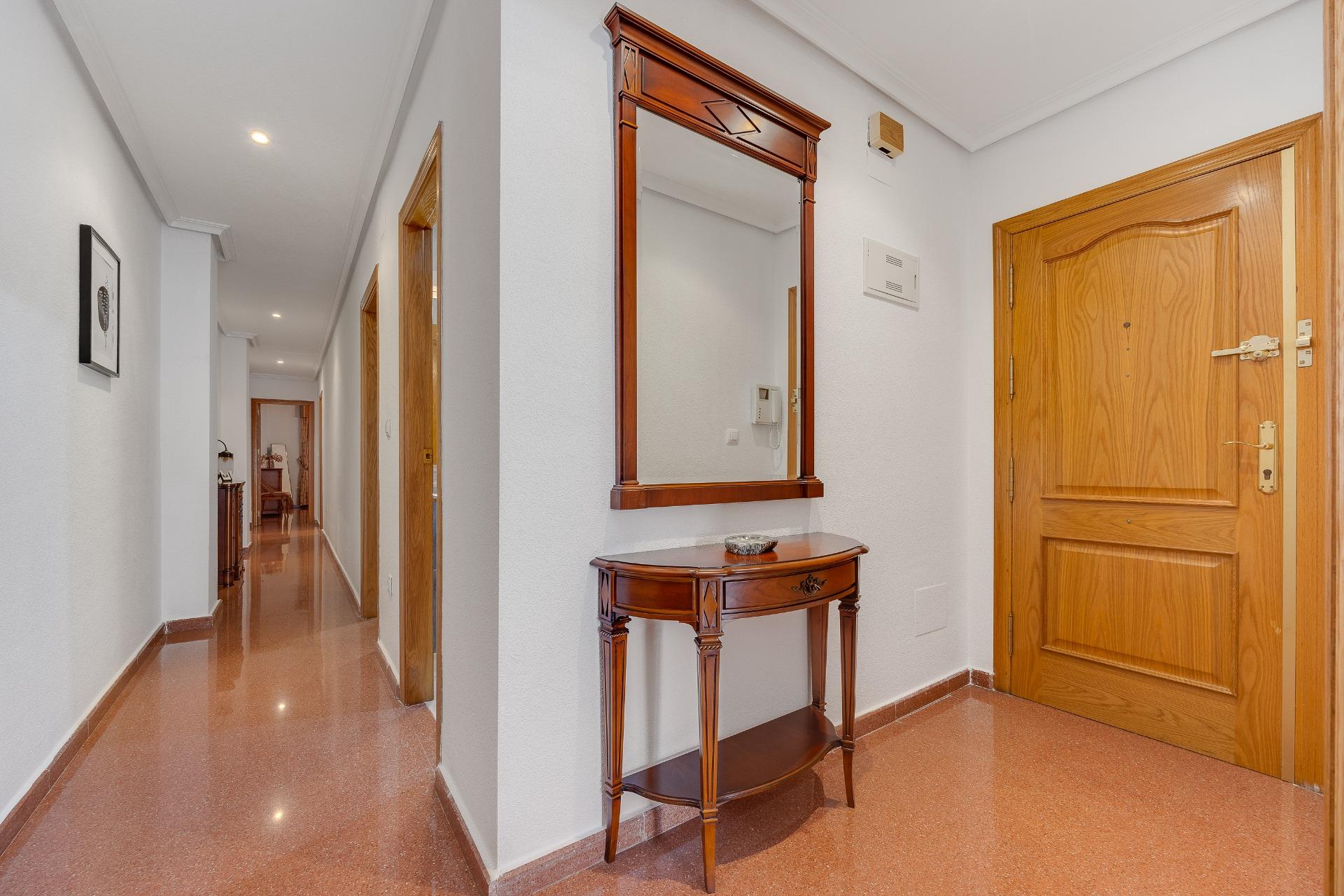 Garden in penthouse for sale in Torrevieja