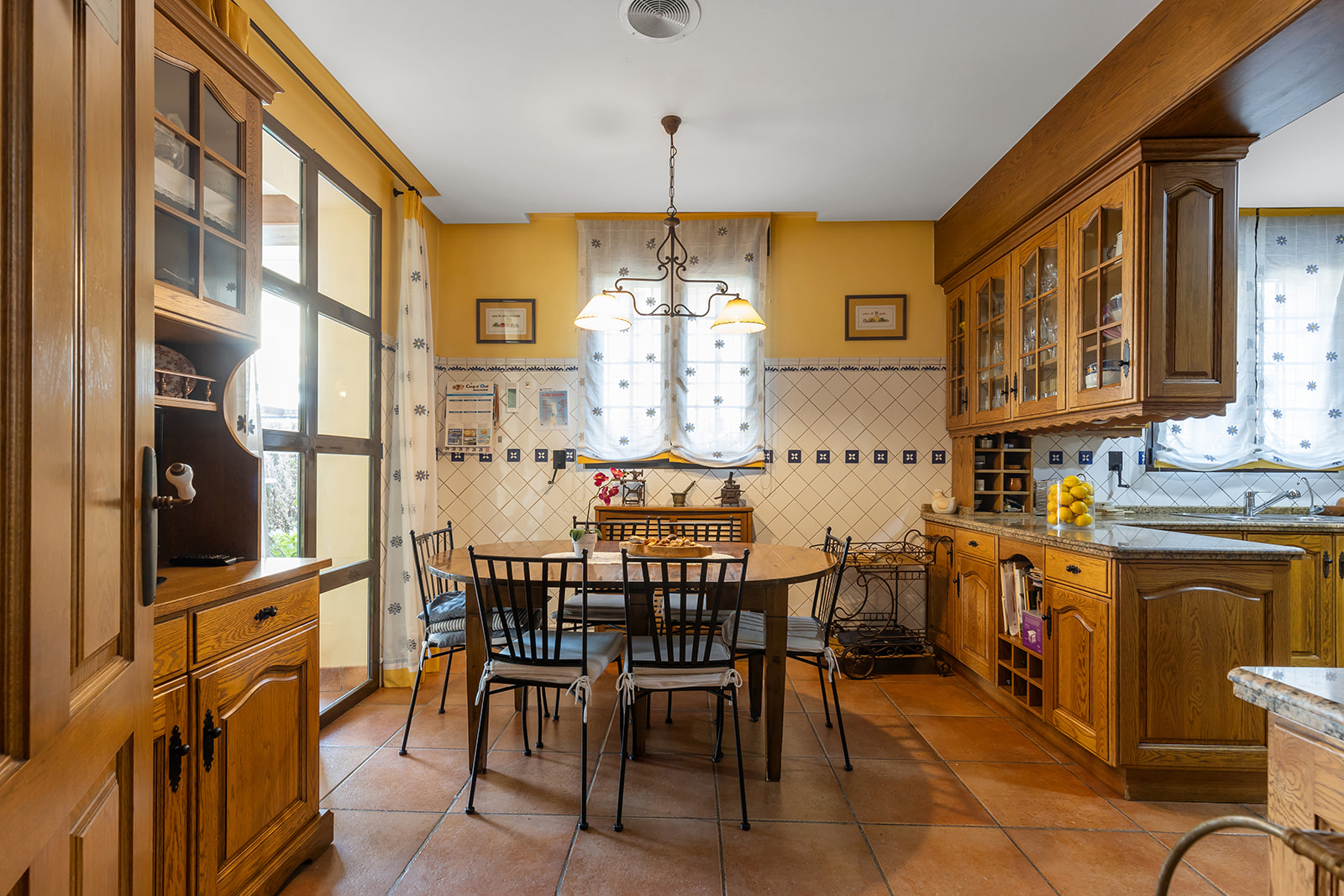 Bedroom in villa for sale in Torrevieja