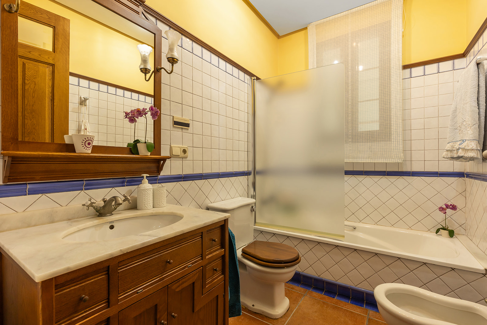 Pool area in villa for sale in Torrevieja