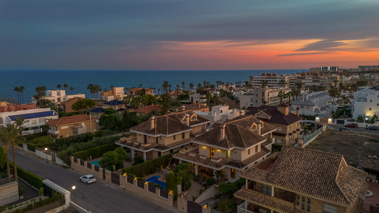Pool area in villa for sale in Torrevieja