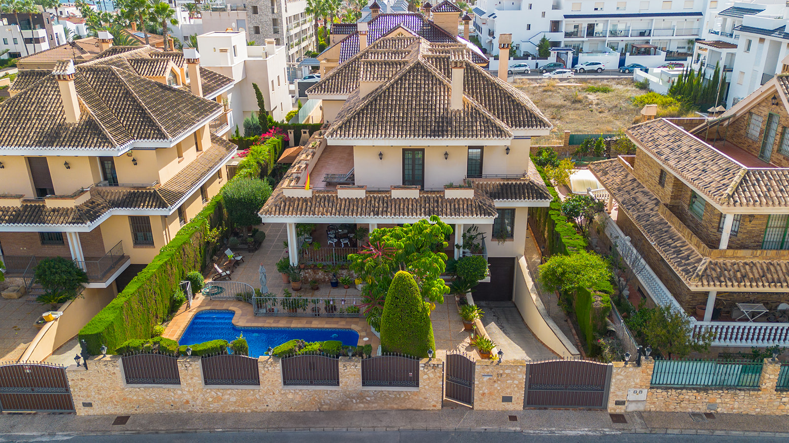 Bedroom in villa for sale in Torrevieja