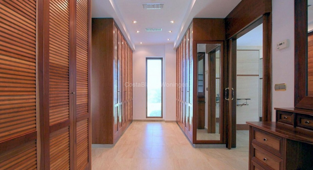 Pool area in villa for sale in Penaguila