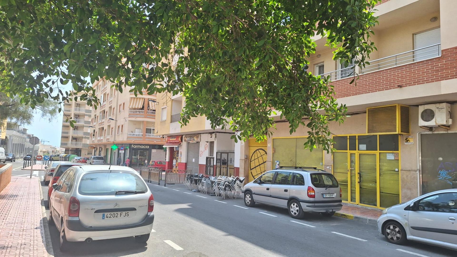 Terrace in apartment for sale in Torrevieja
