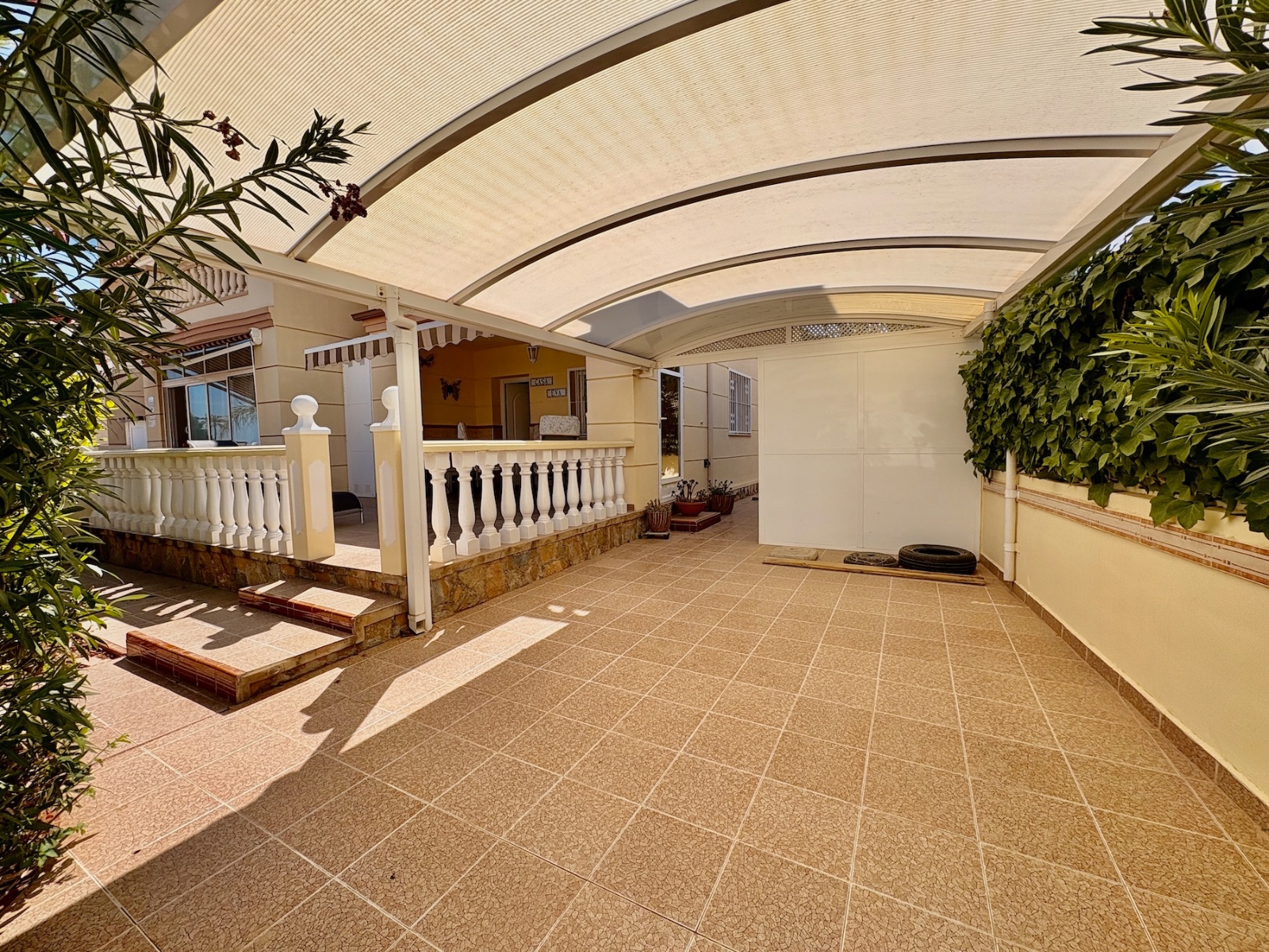 Master bedroom in terraced for sale in Rojales