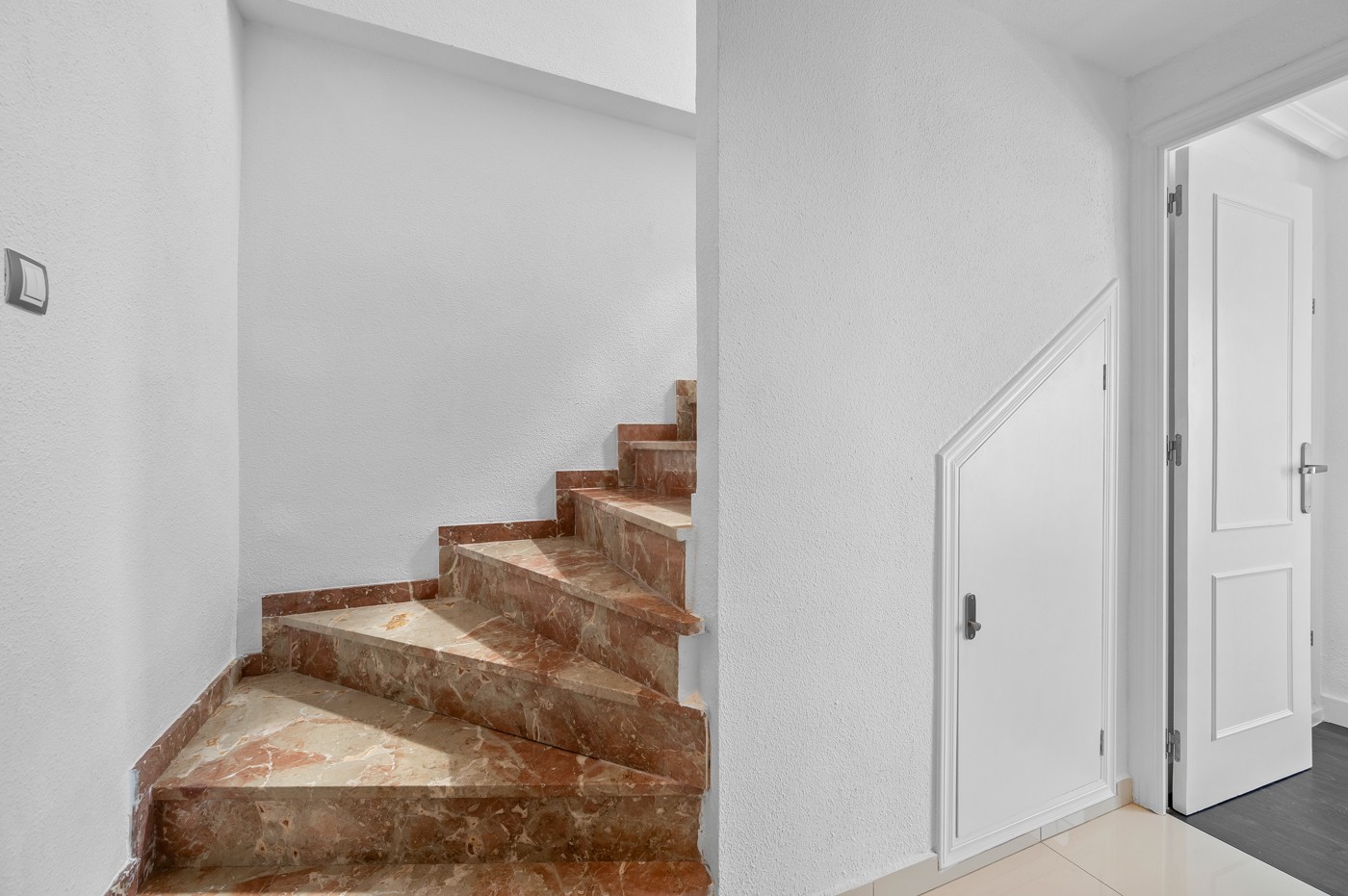 Master bedroom in apartment for sale in Punta Prima