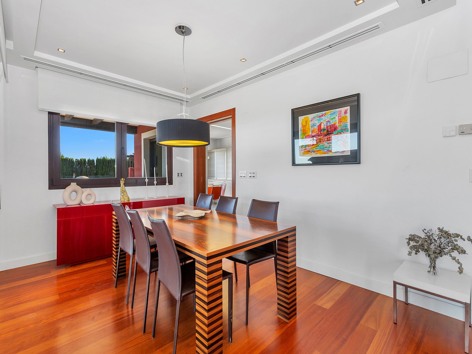 Master bedroom in villa for sale in Algorfa