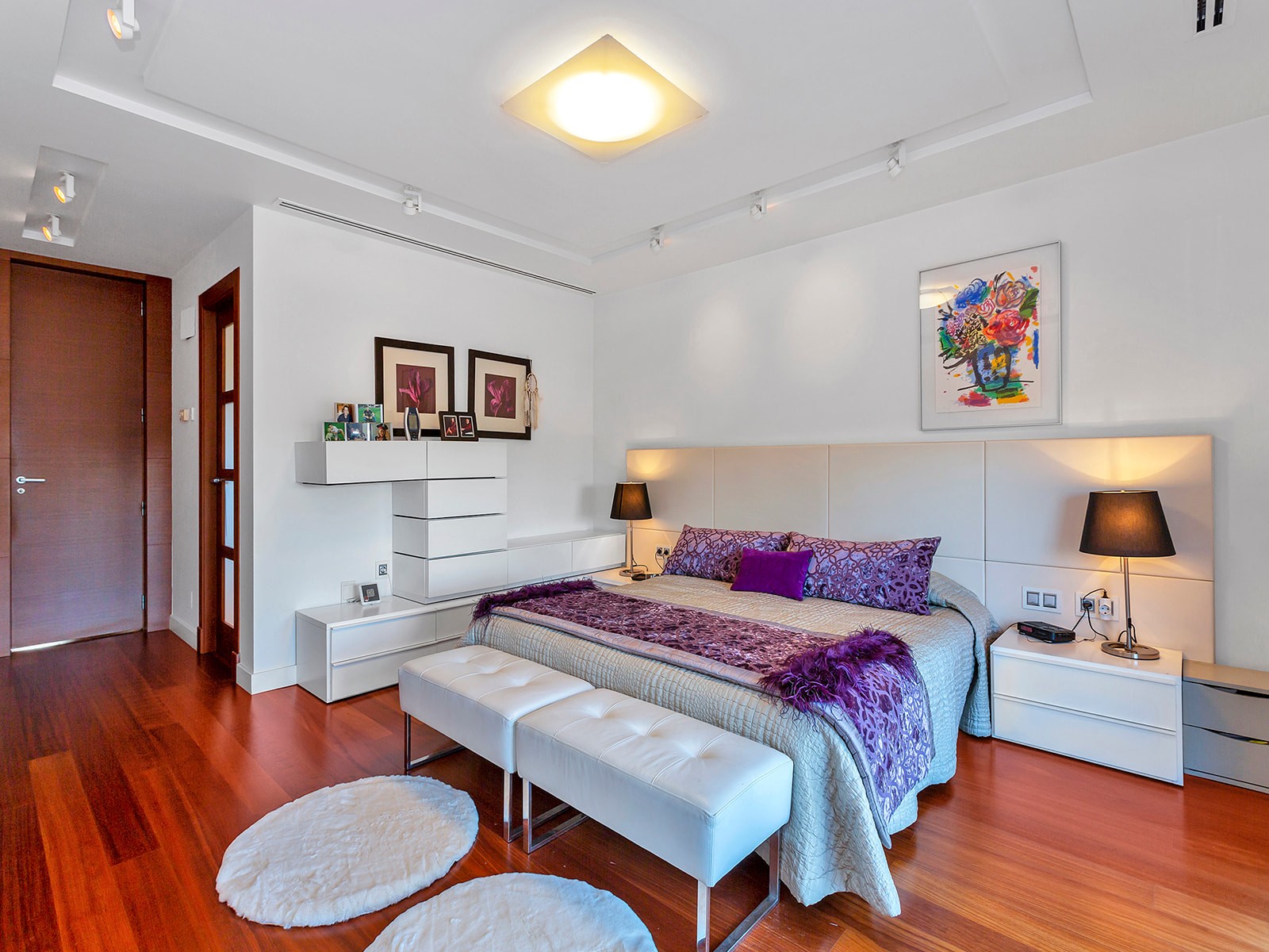 Master bedroom in villa for sale in Algorfa
