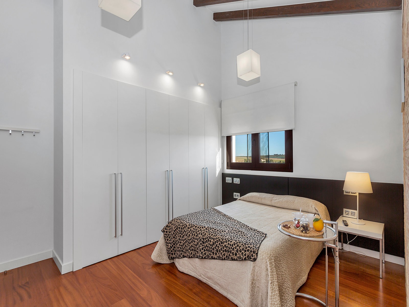 Bedroom in villa for sale in Algorfa