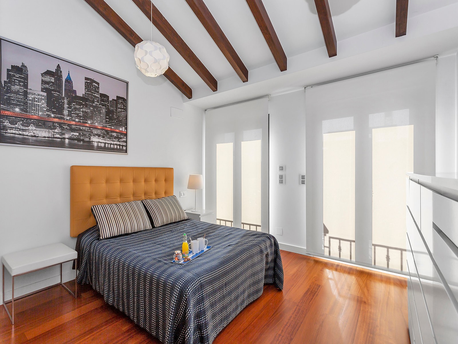 Master bedroom in villa for sale in Algorfa