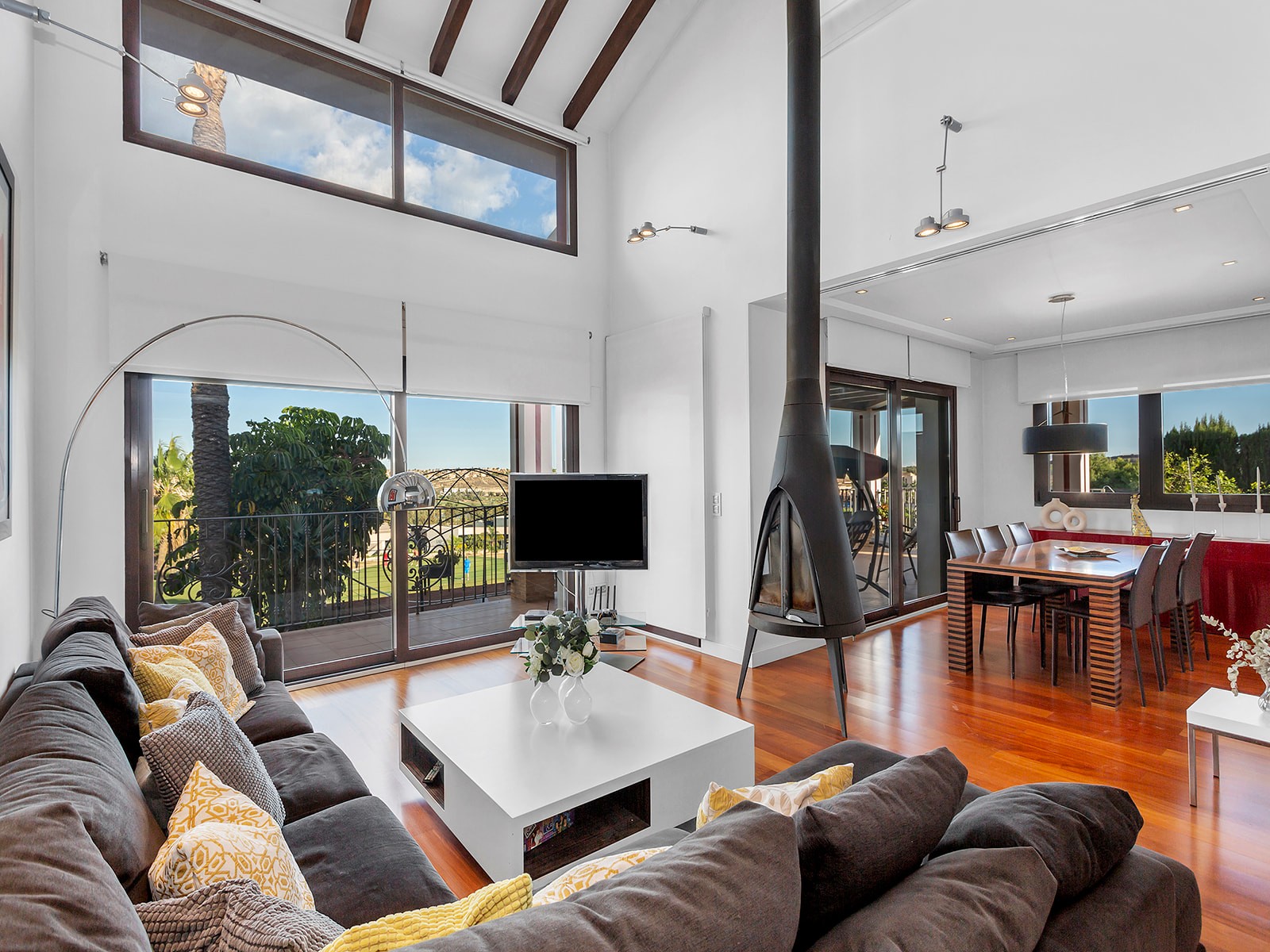 Dining area in villa for sale in Algorfa