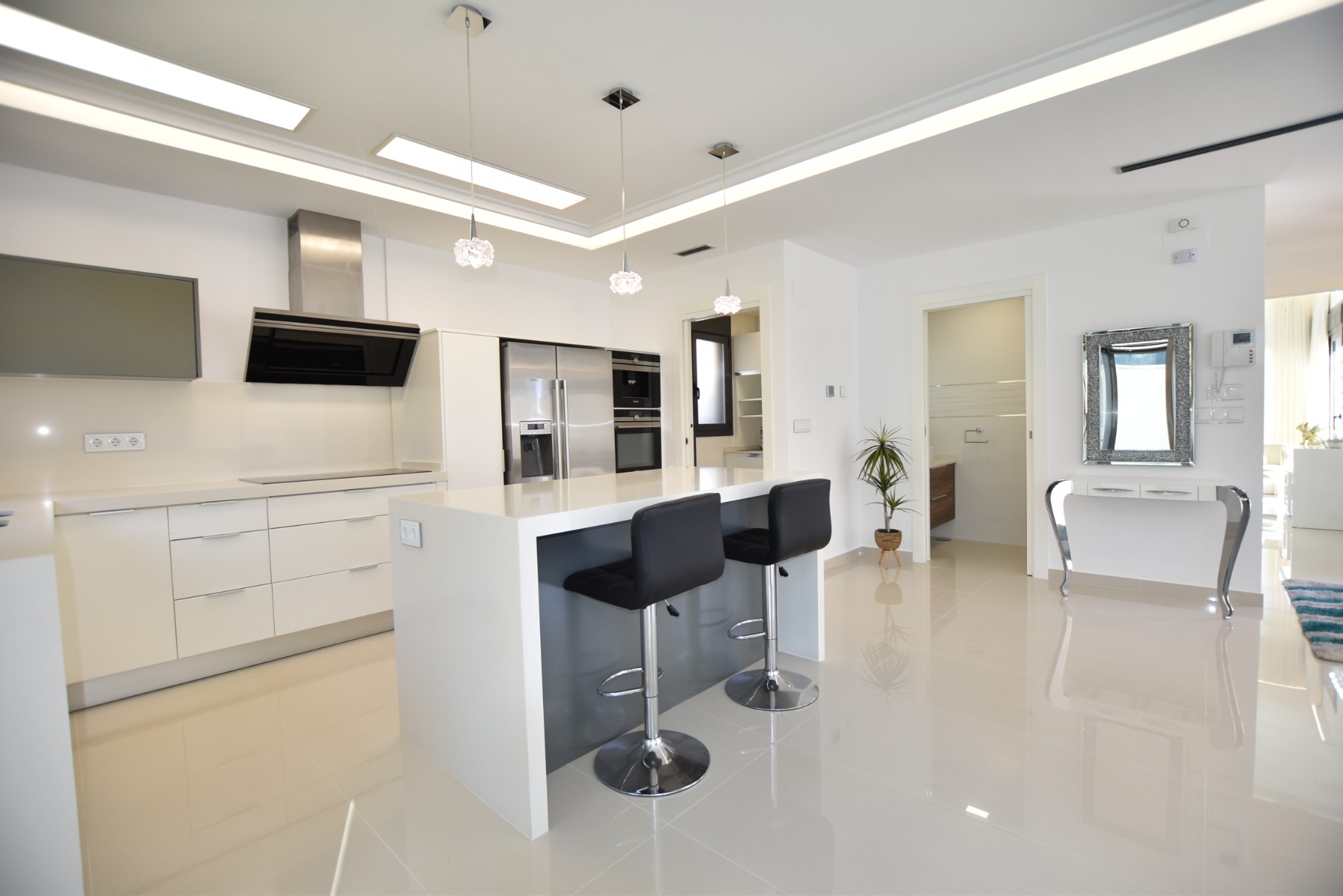 Exterior view in villa for sale in San Miguel de Salinas