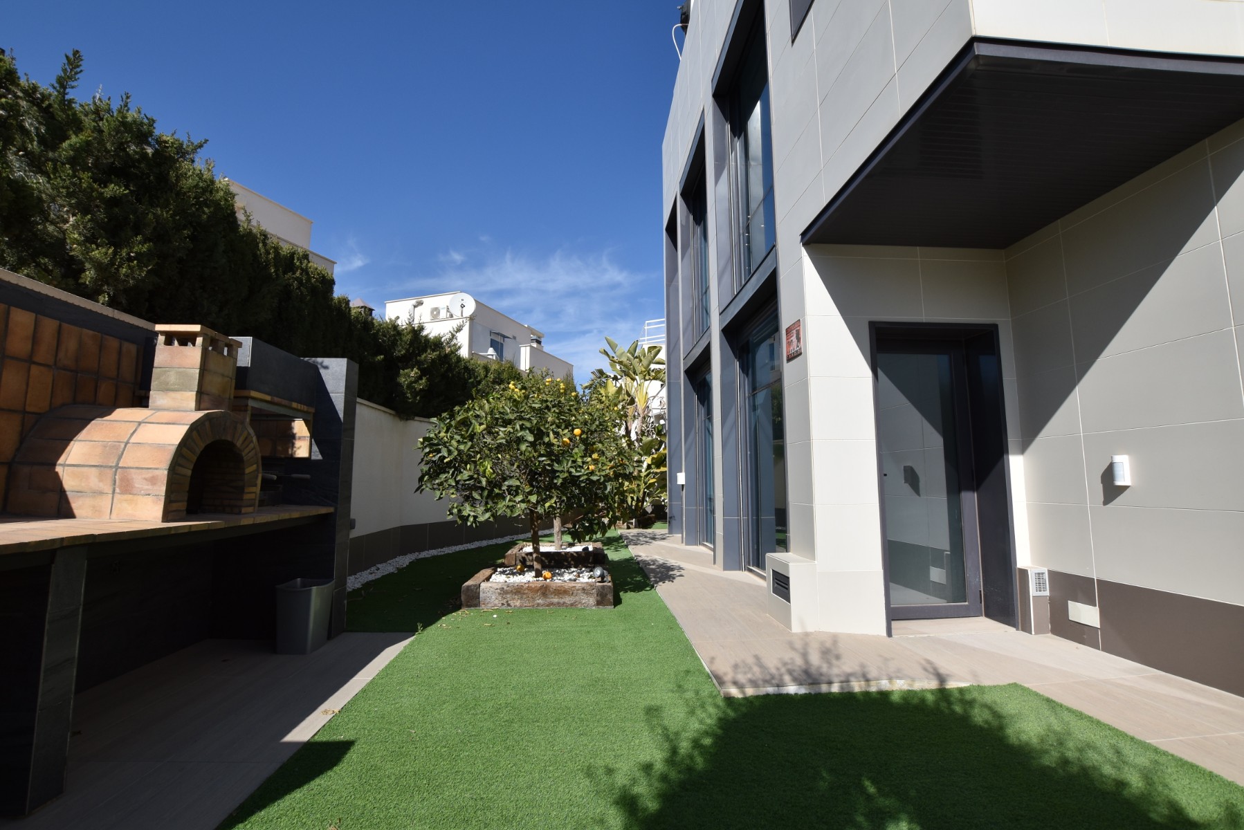 Exterior view in villa for sale in San Miguel de Salinas