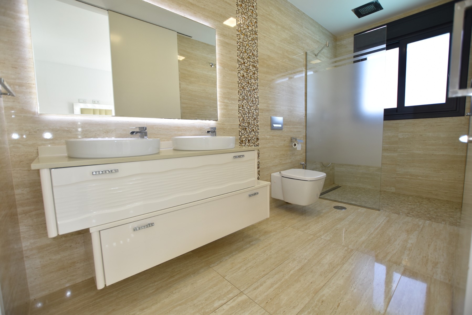Master bedroom in villa for sale in San Miguel de Salinas