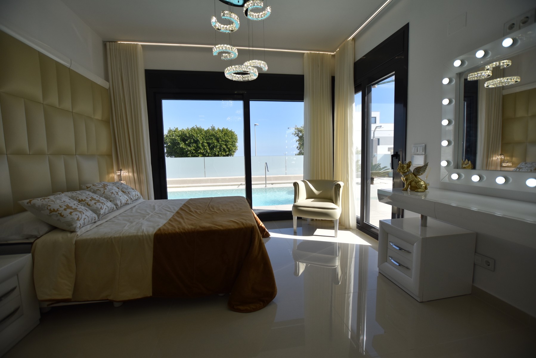 Terrace in villa for sale in San Miguel de Salinas
