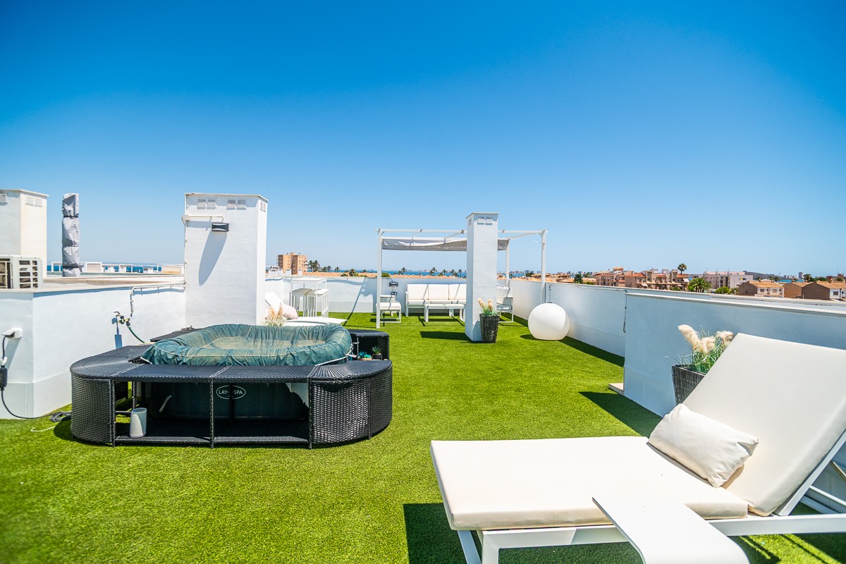 Garden in penthouse for sale in Cartagena