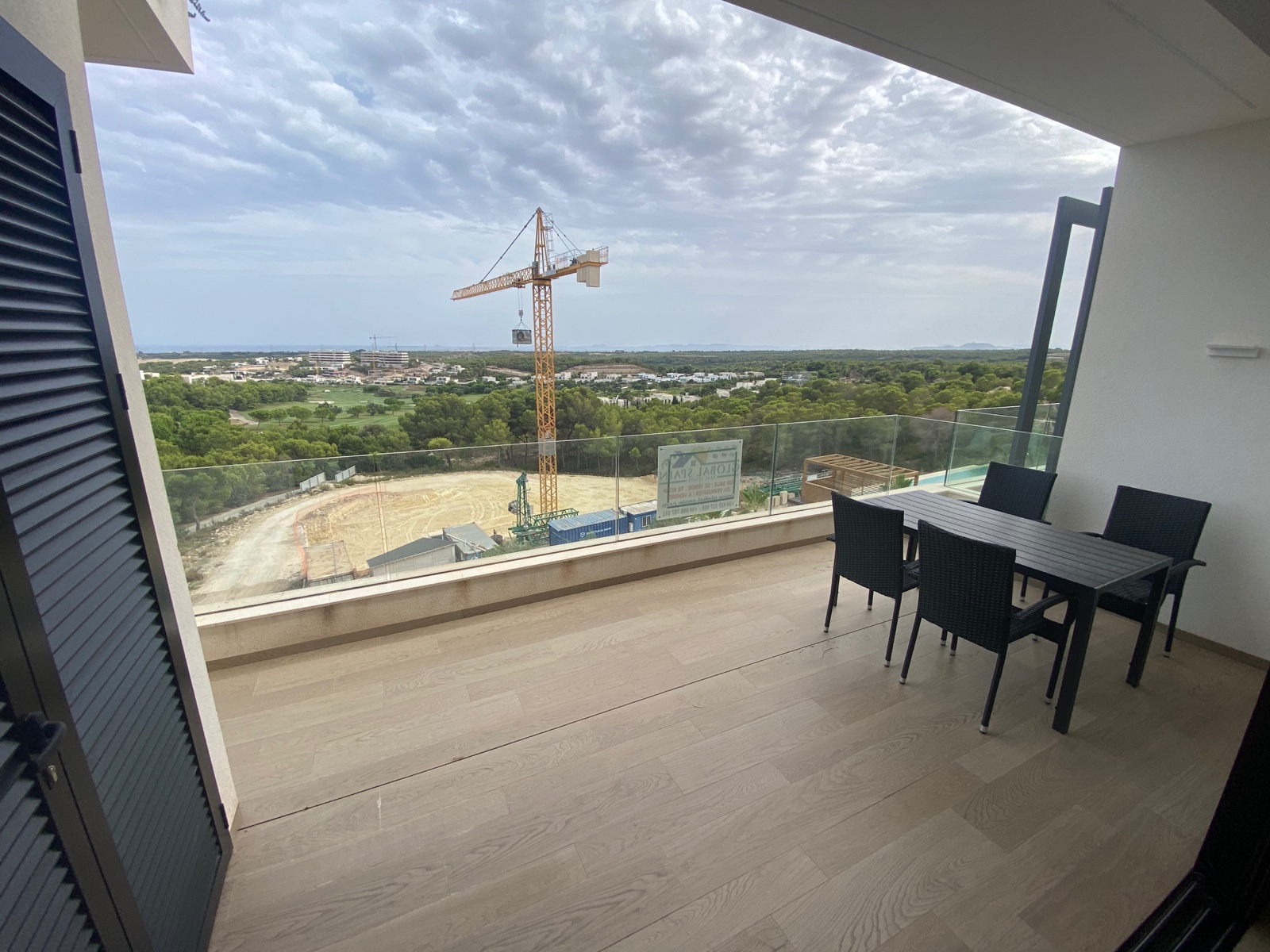 Bedroom in apartment for sale in Las Colinas Golf