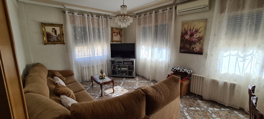 Kitchen in villa for sale in Orihuela