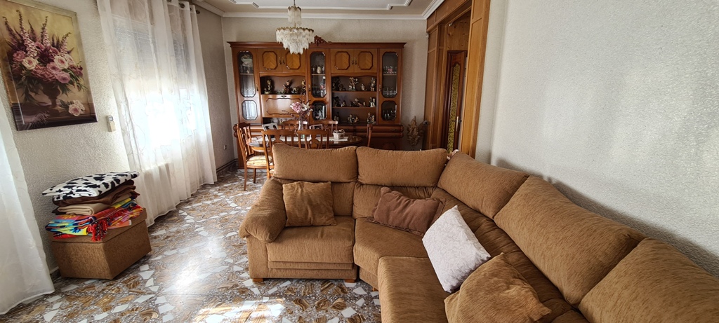 Master bedroom in villa for sale in Orihuela