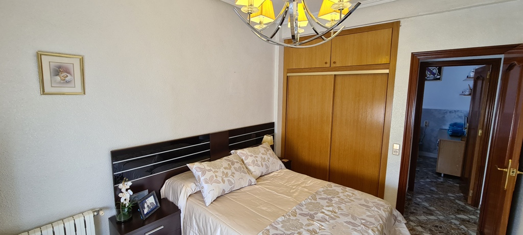 Bedroom in villa for sale in Orihuela