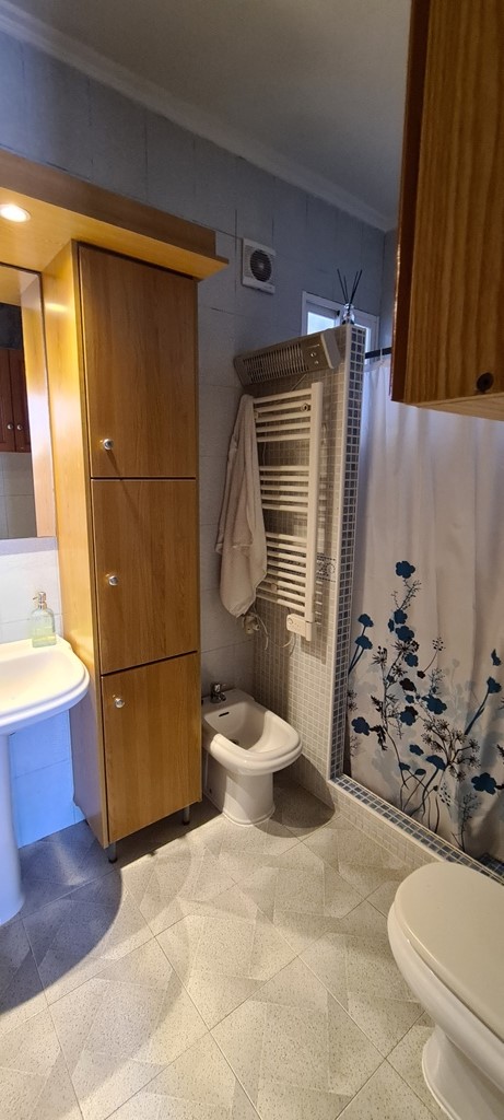 Master bedroom in villa for sale in Orihuela