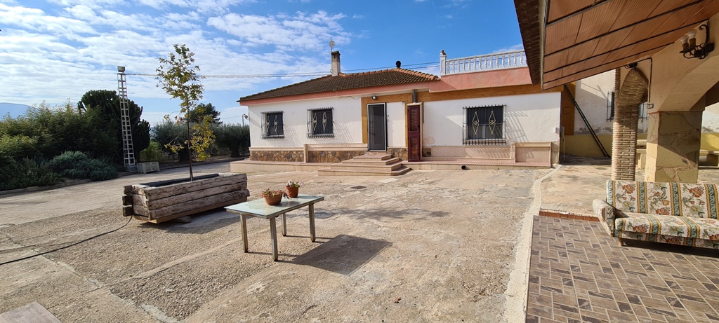 Bedroom in villa for sale in Orihuela