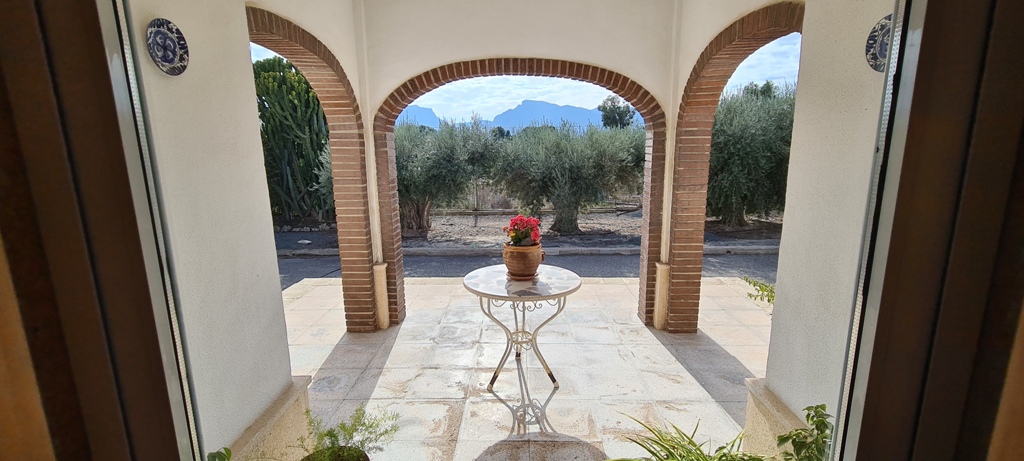 Terrace in villa for sale in Orihuela