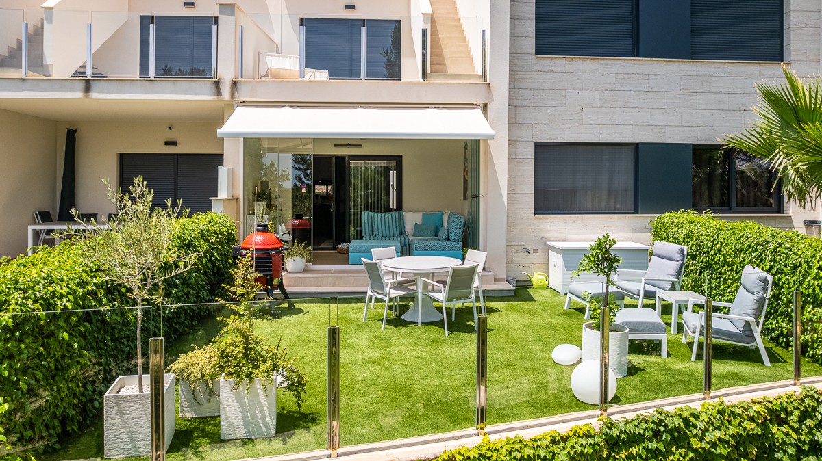 Pool area in apartment for sale in Pilar de La Horadada