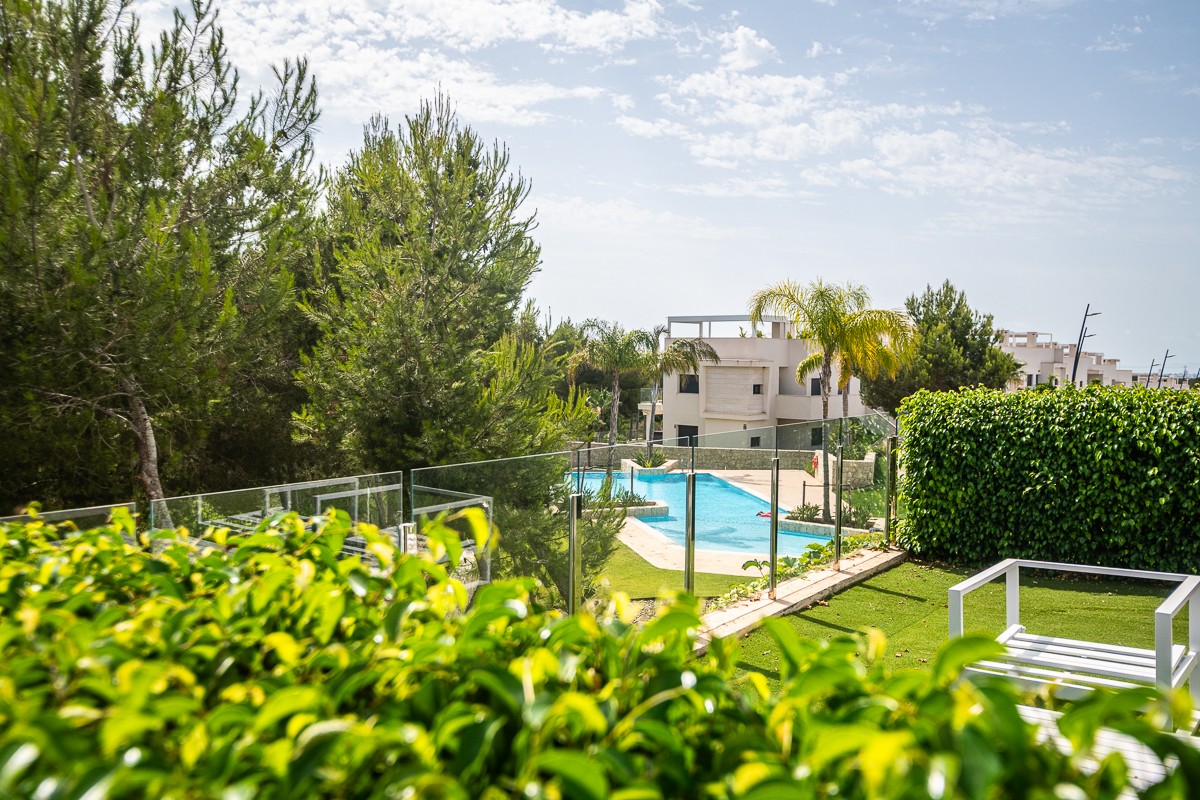 Garden in apartment for sale in Pilar de La Horadada