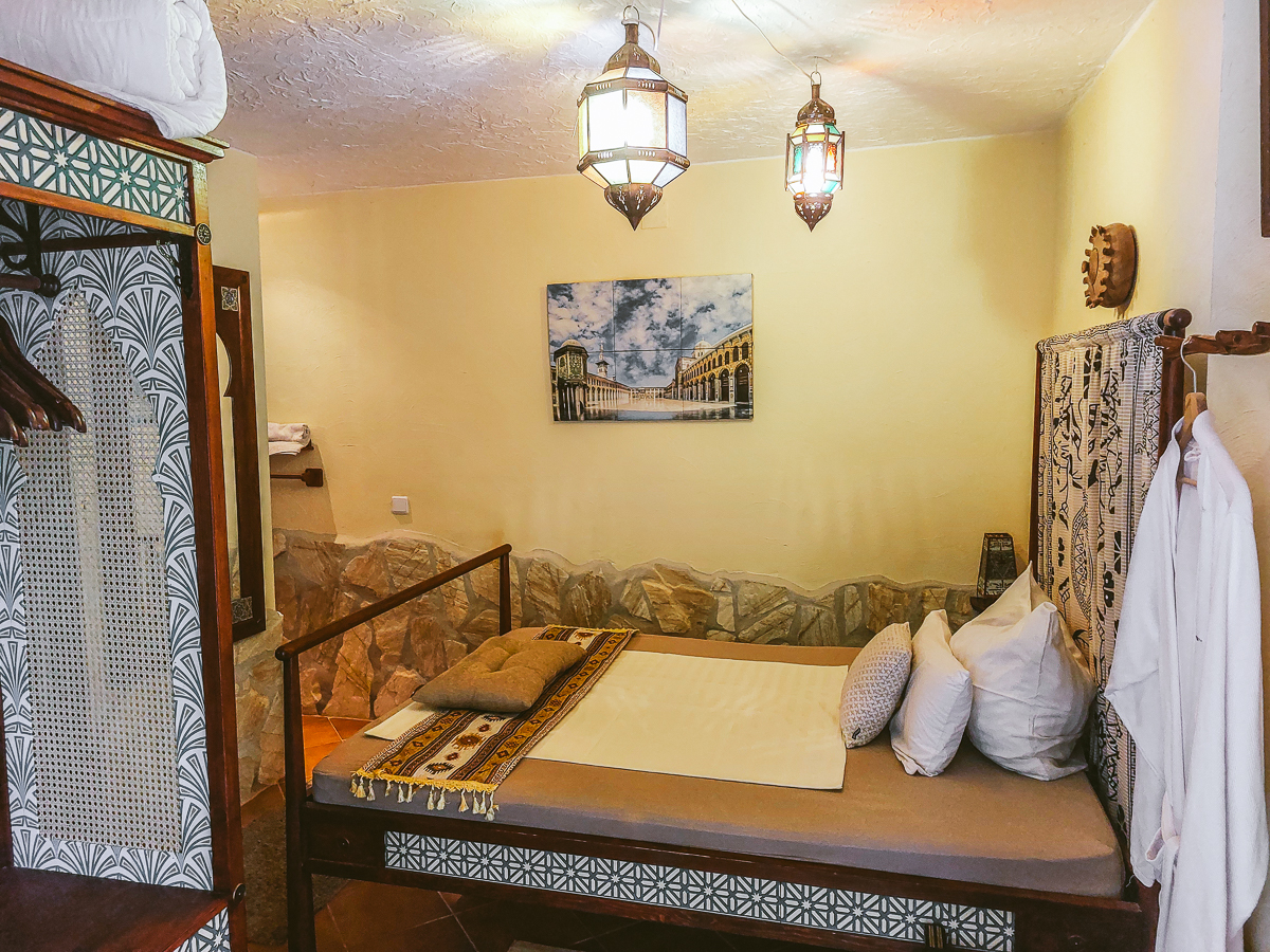 Master bedroom in commercial for sale in Hondón de las Nieves