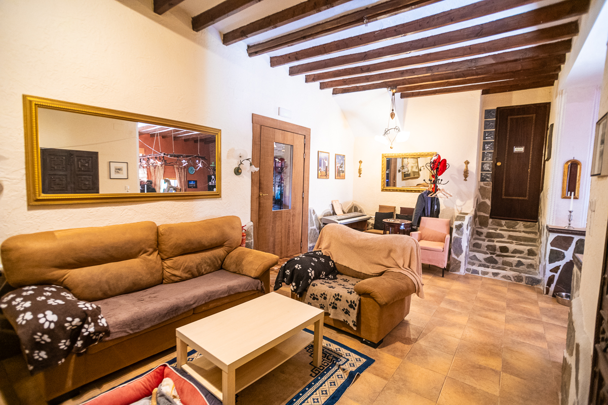 Bedroom in commercial for sale in Hondón de las Nieves