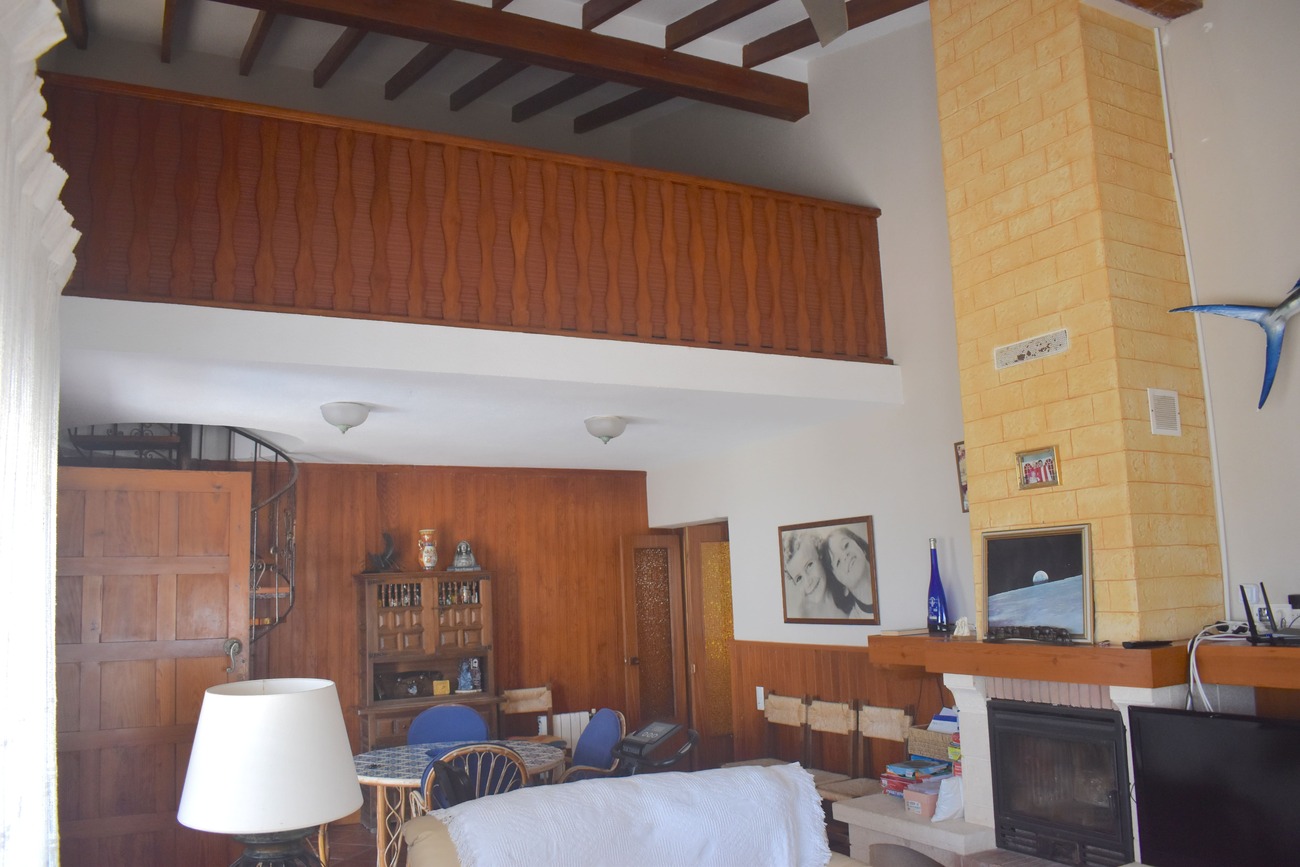 Master bedroom in villa for sale in Guardamar del Segura